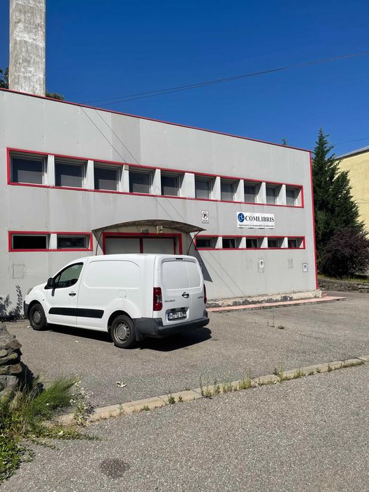 INCHIRIERE - Cladire de birouri (optional si depozite)