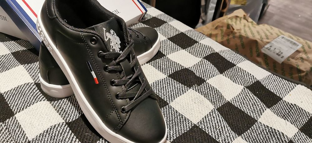 Промоция! Продават се спортни обувки U.S. Polo