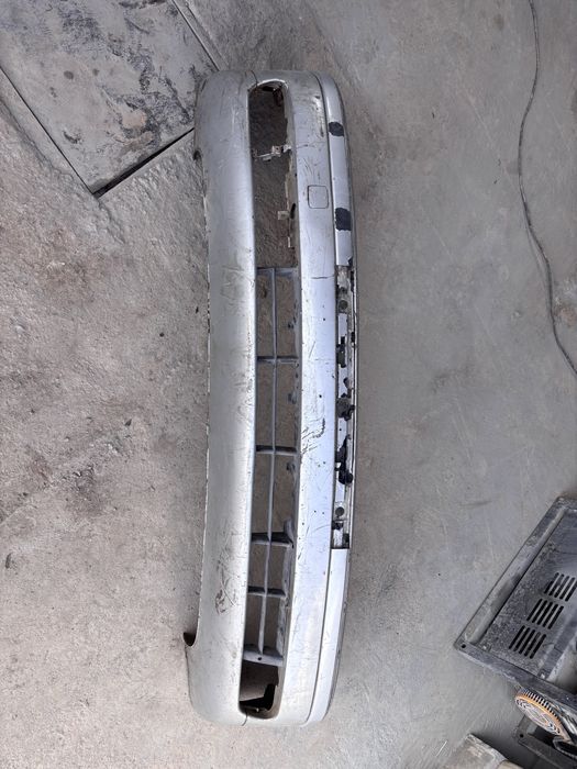 Передний бампер BMW