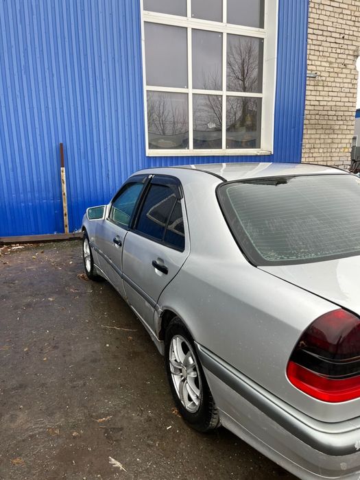 Мерс 180 в кузове 202