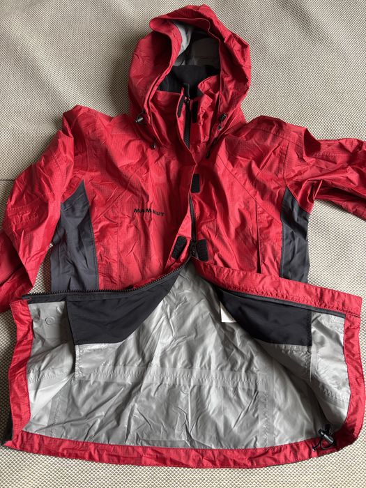 Дамска ветровка Mammut Drytech