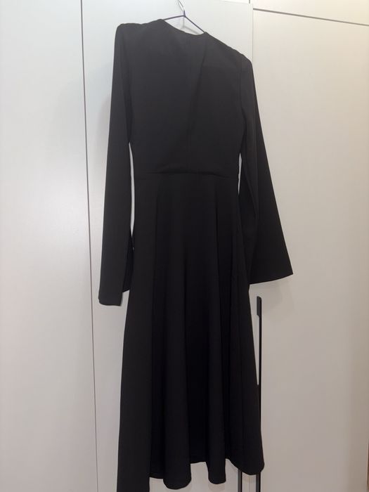 Платье Lichi с длинными рукавами миди