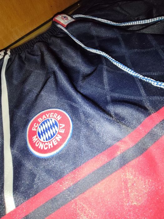 Adidas Bayern Munich home pantaloni scurti fotbal 1997-1999