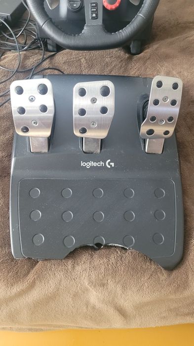 Продам игровой руль Logitech G29