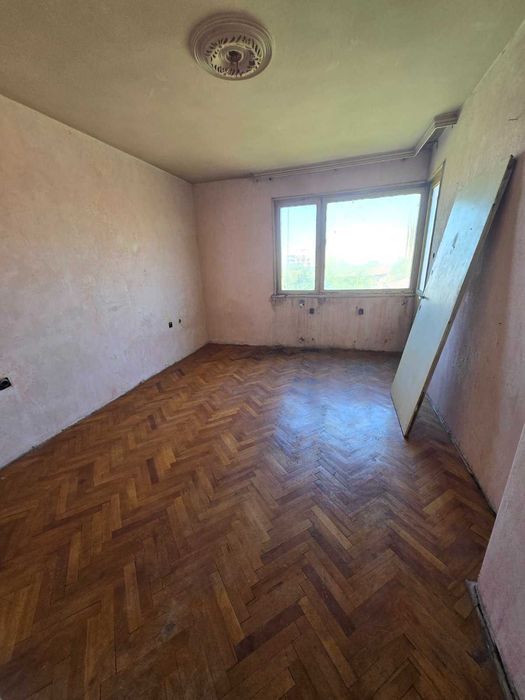 Продава се Двустаен апартамент в Русе, Цветница - 69 кв.м за 628 €/кв.м - Снимка #1