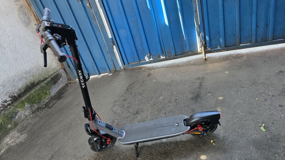 Vand trotineta electrica segway F3 Pro impecabila