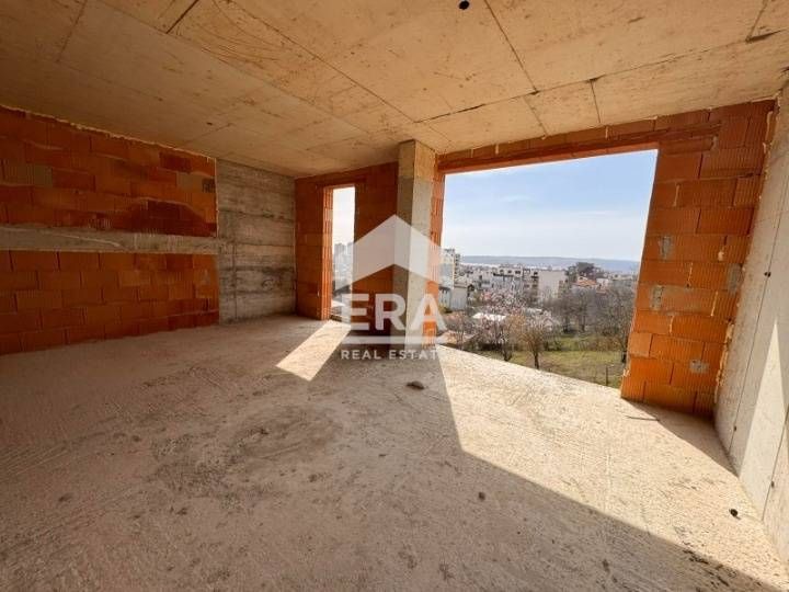 Панорамен двустаен апартамент в новострояща се кооперация на етап Акт