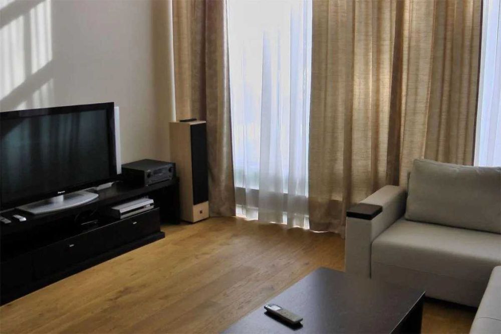Продава се Тристаен апартамент в София, Дружба 1 - 83 кв.м за 2832 €/кв.м - Снимка #2