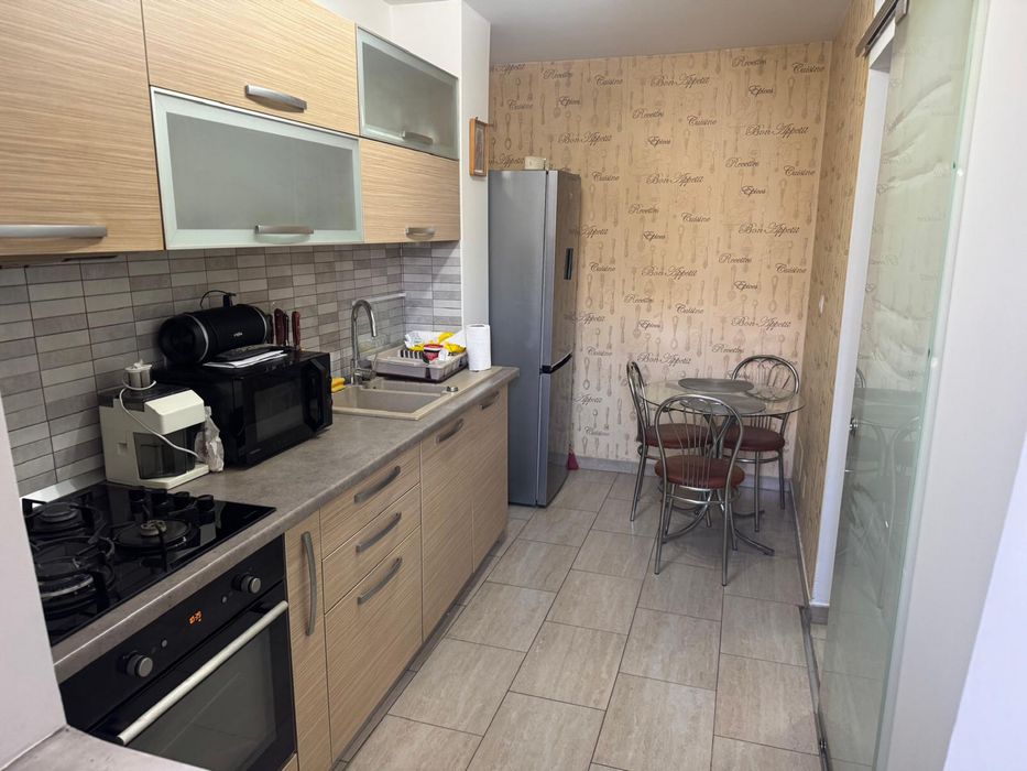 Proprietar inchiriez apartament 3 camere