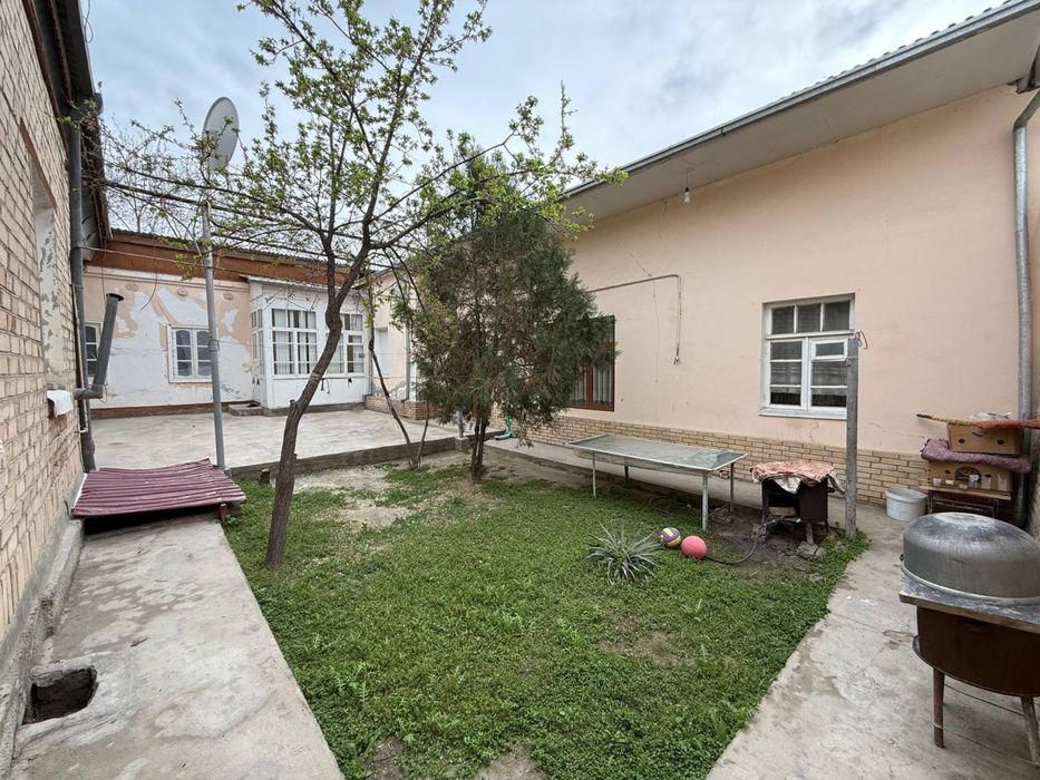 5 sotiqli hovli sotiladi