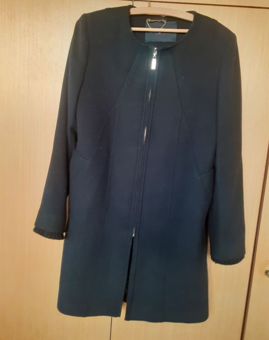 Продавам елегантно дамско палто
