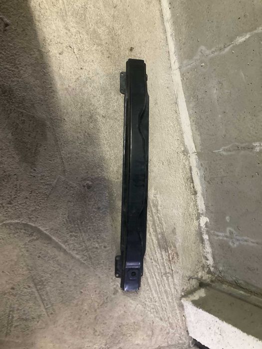 Продава се задна греда за брония VW Tiguan 2008 година
