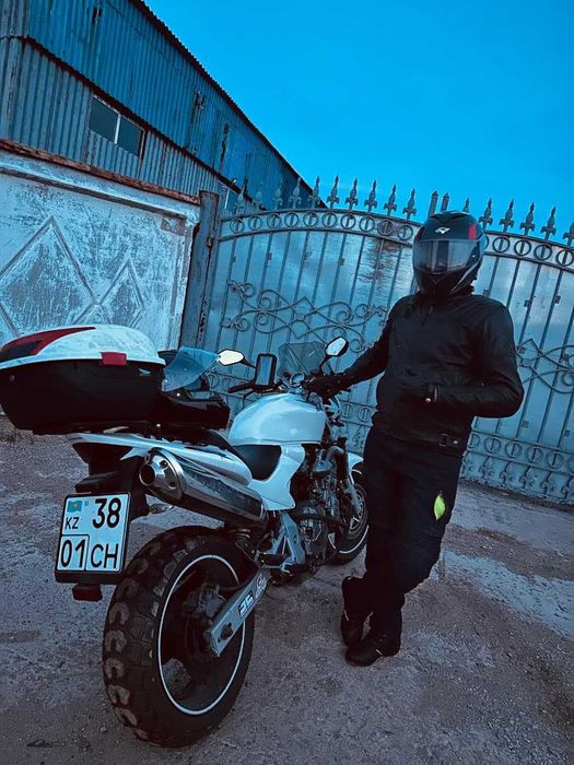 Мотоцикл Honda CB-600 HORNET