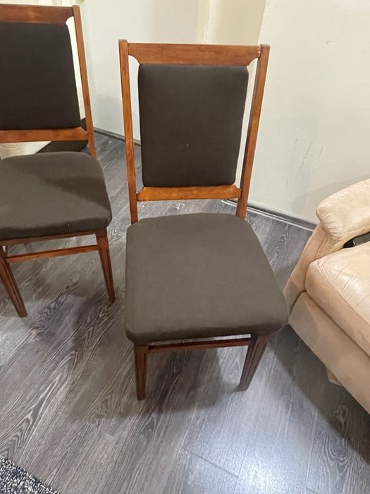 Vand scaune de bucatarie / sufragerie