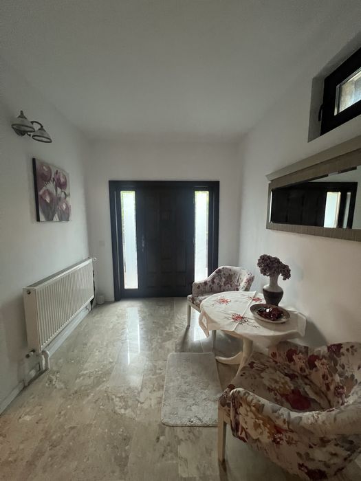 Casă spațioasă din cărămidă, preț negociabil (800 mp)