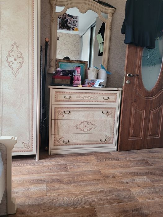 Продам спальный горнитур