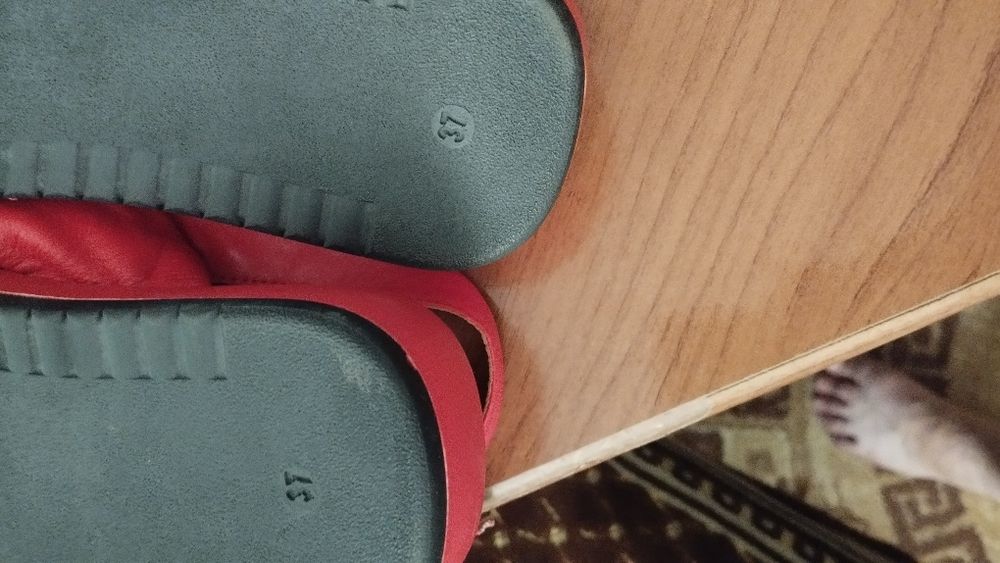 Продам женские босоножки