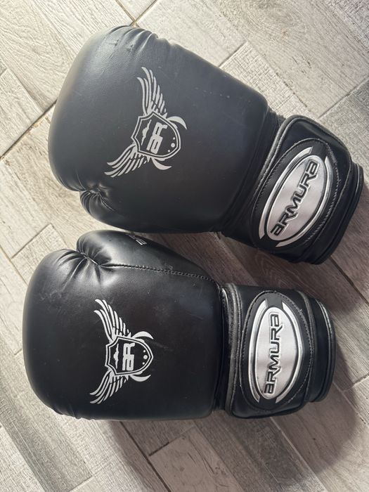 Manusi de box imecabile