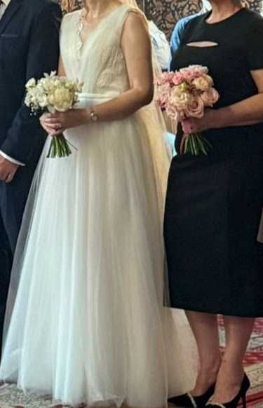 Rochie de mireasă simplă și elegantă