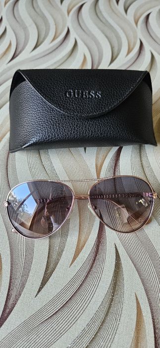 Слънчеви очила GUESS