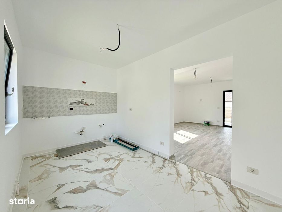 Casă cu 3 Camere | Lumina