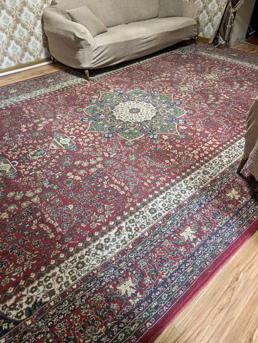 Urgaz 3x5m gilam sotiladi