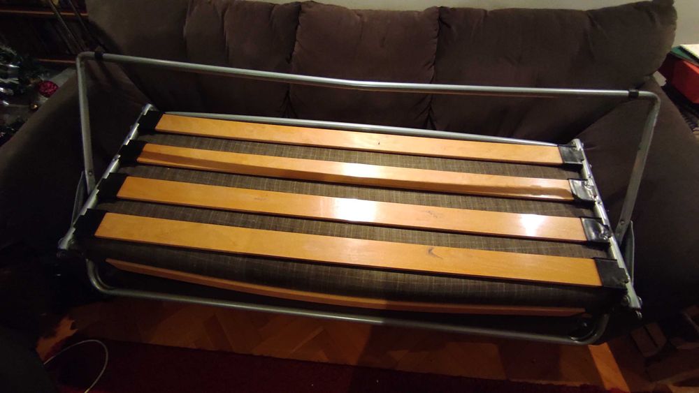 Canapea extensibila 3 locuri