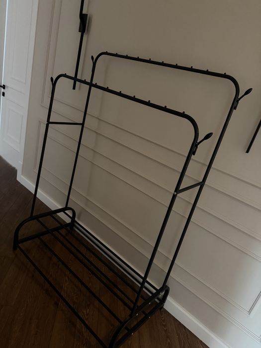 Продам вешалку стойку