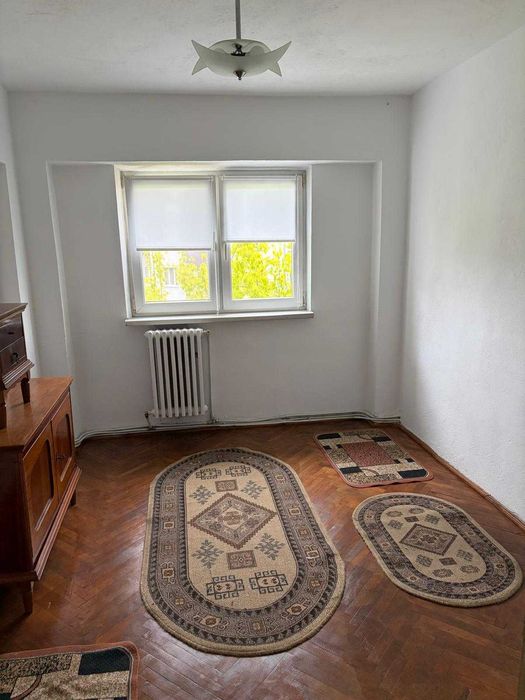 apartament 3 camere A.Muresanu langa blocul Lama