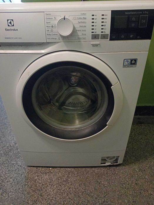 Пералня електролукс 600