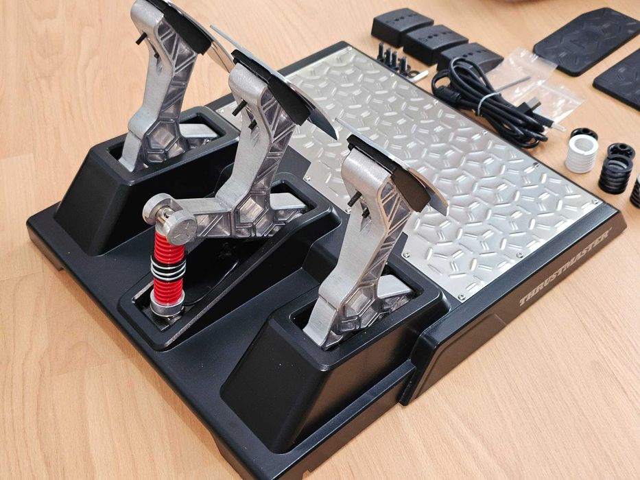 Thrustmaster T-LCM Load Cell педали – пълен комплект с аксесоари