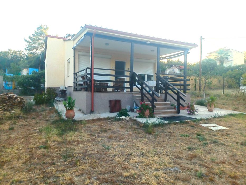 Продава Бизнес парцел 1000м2 с къща 50м2 до морето Неа Кердилия,Гърция