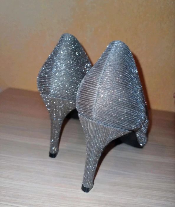 Pantofi stilletto argintii cu sclipici