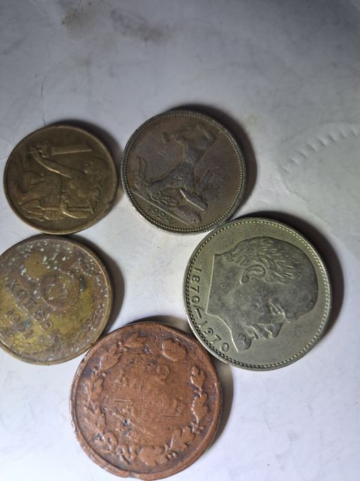 Продам коллекционные монеты Казахстан