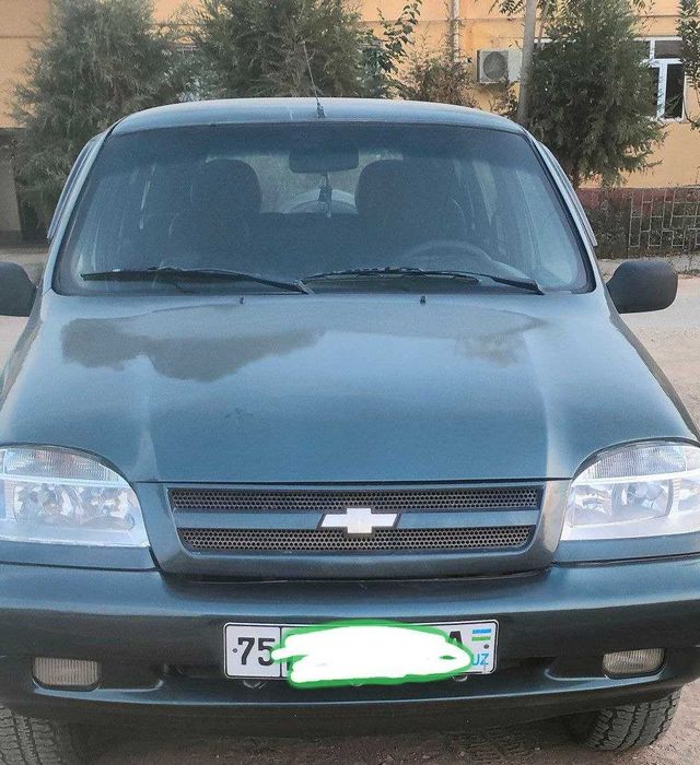 Niva shevrolet sotiladi