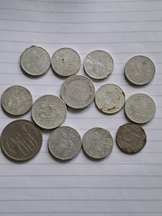 Monede și bancnote de vânzare