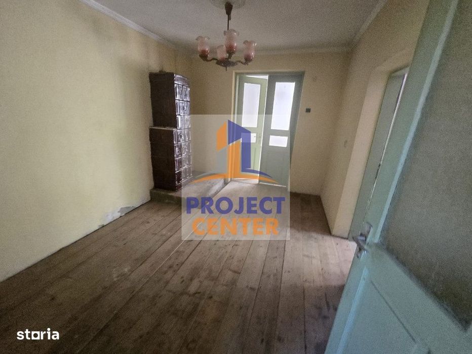 Casa cu 4 camere, anexa si teren de 1416 mp in Leordeni
