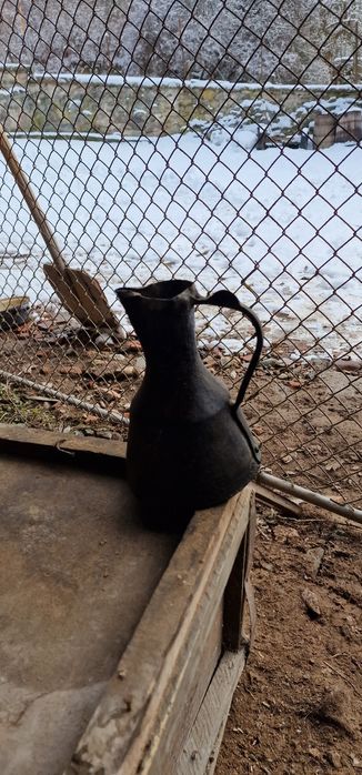 Старинна бакърена кана