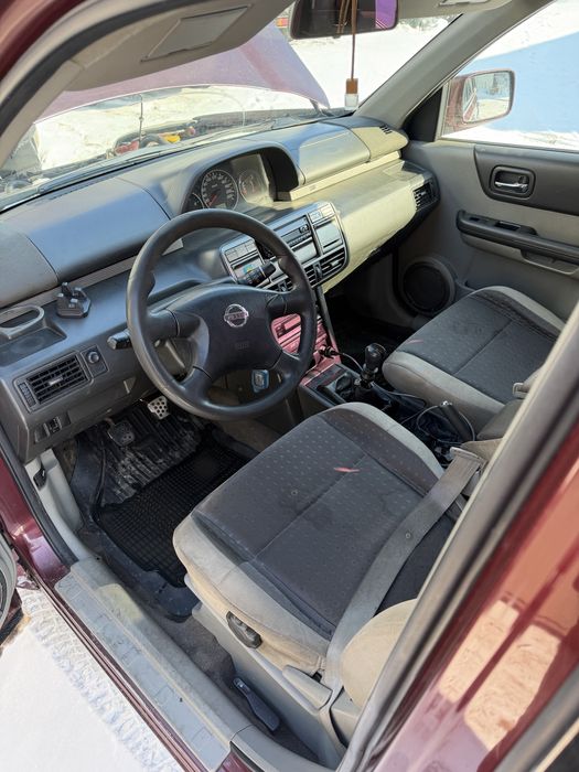 Nissan X-trail в хорошем состояние