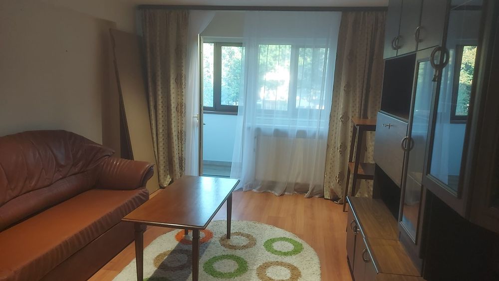 Inchiriez apartament cu 4 camere in zona 2 stejari, Focsani