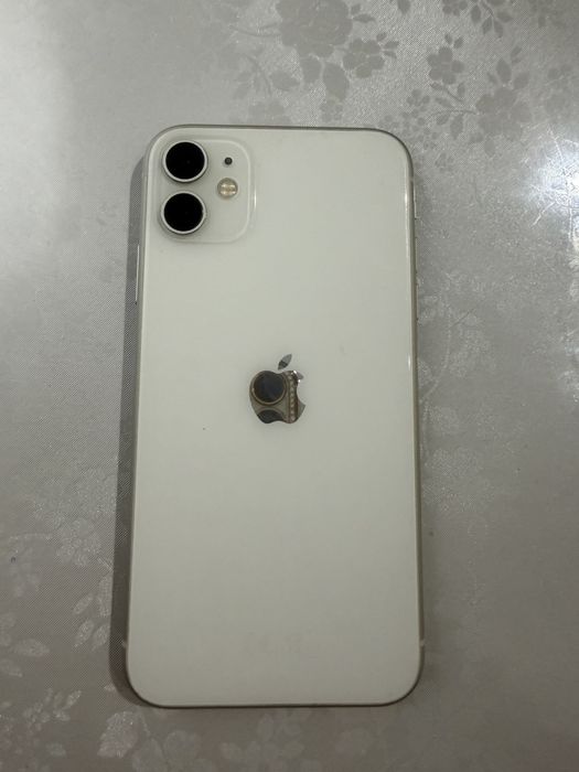 Продам iPhone 11 бу в отличном состоянии