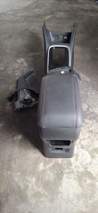 Продам Treacer 2 бар подлокодник.все что на фото болше ничего нет