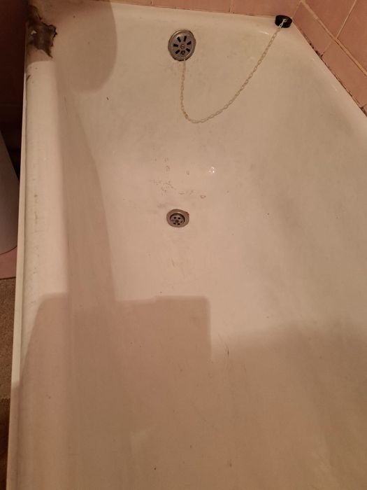 Продам ванную чугунную