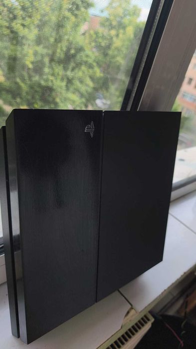 PlayStation 4 PS4 500GB CUH-1116A + controller custom