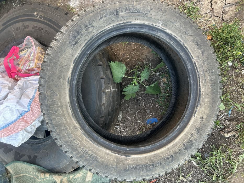 Продам покрышки R18 состояние отличное