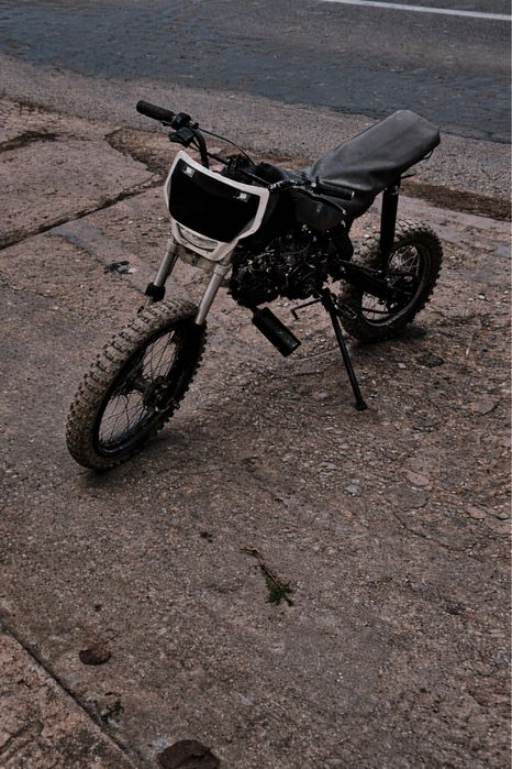 Vând motocross 125cc – necesită reparații
