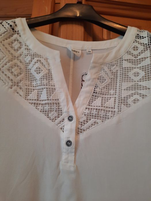 Bluza elegantă cu dantela mărimea 48-50(38 pe eticheta)