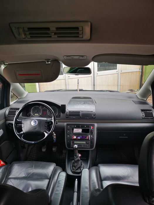 De vanzare vw sharan 1.9 tdi