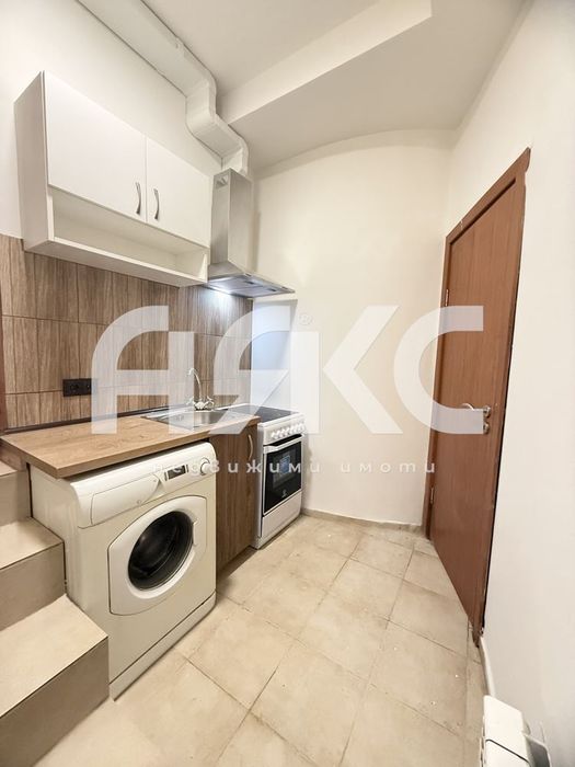 Магазин с възможност за двустаен апартамент – кв. Иван Вазов