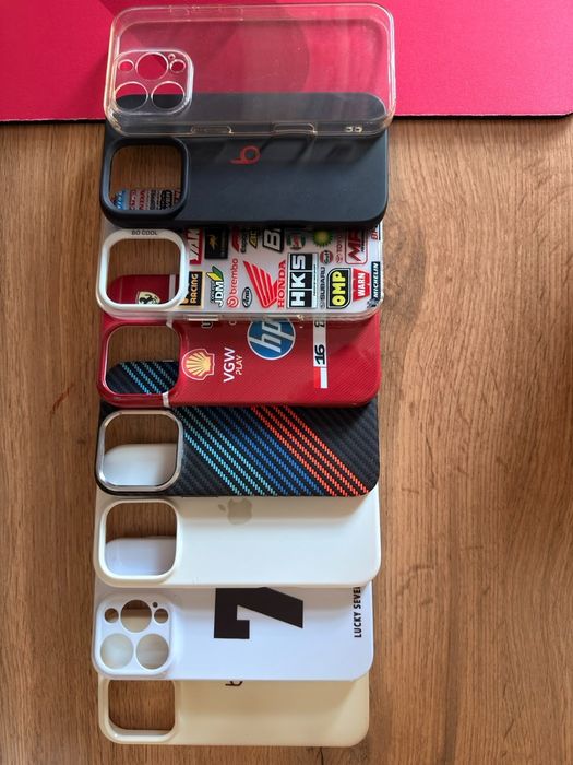 Чехлы на iPhone 16 pro